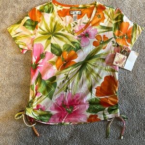 Women’s short sleeve Caribbean Joe flower print size small shirt